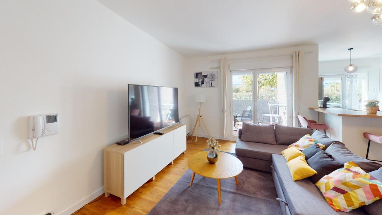 Апартаменти Live Like A Local Stylish 2Br With Balcony & Parking Сен-Дені Екстер'єр фото