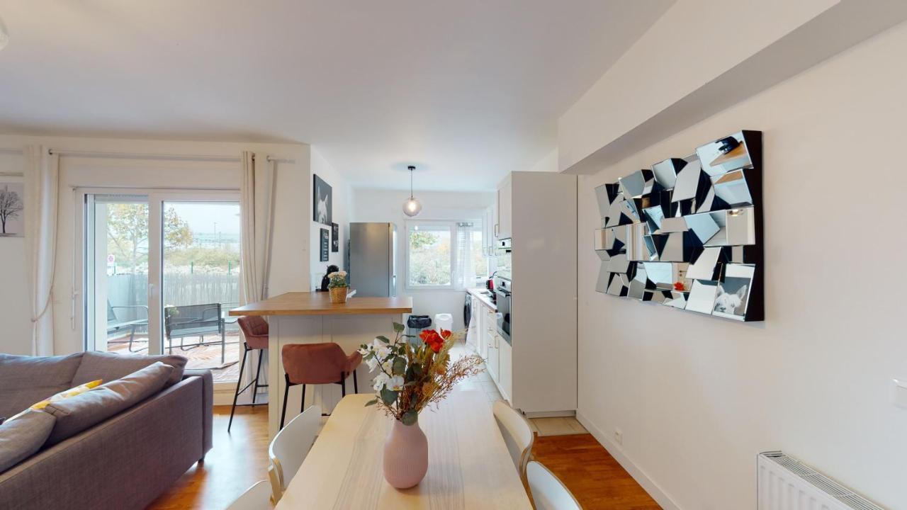 Апартаменти Live Like A Local Stylish 2Br With Balcony & Parking Сен-Дені Екстер'єр фото