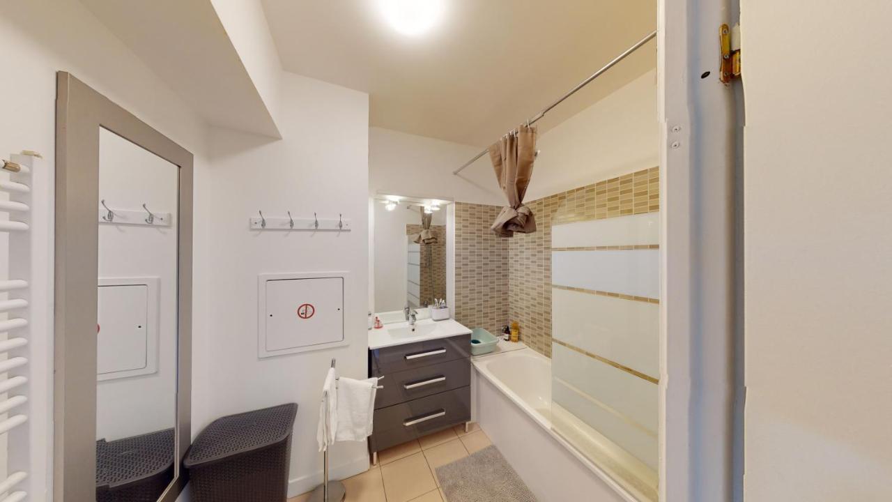 Апартаменти Live Like A Local Stylish 2Br With Balcony & Parking Сен-Дені Екстер'єр фото